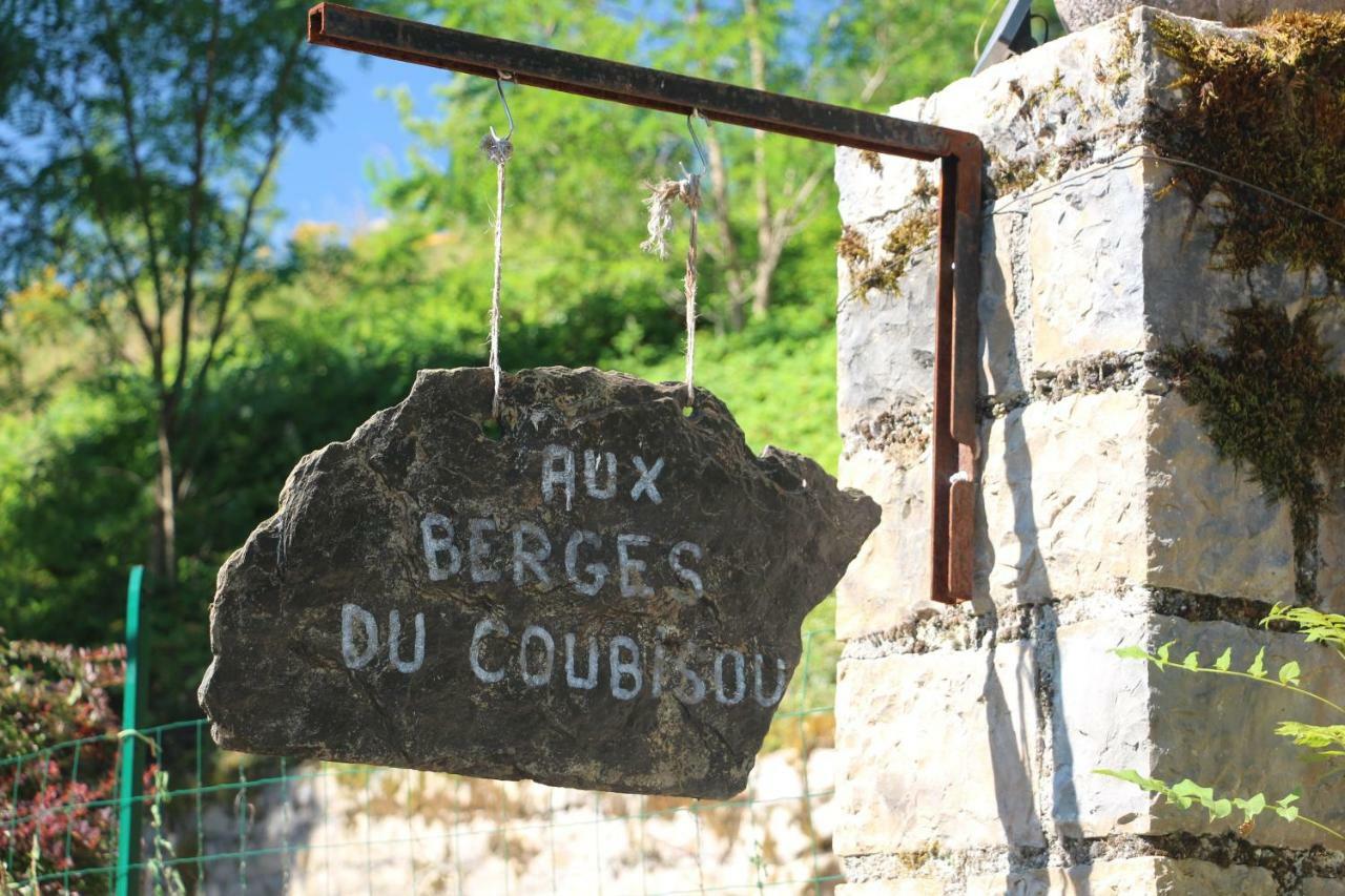 Bed and Breakfast Aux Berges Du Coubisou Exterior foto